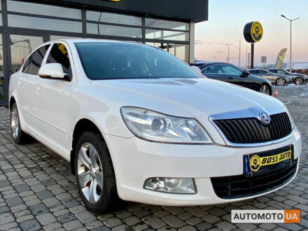 Шкода Октавия 2009 в Мукачеве на Automoto.ua Белый Шкода Октавия, объемом двигателя 1.6 л и пробегом 217 тыс. км за 9000 $, фото 1 на Automoto.ua