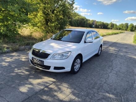 Шкода Октавия 2009 в Кривом Роге на Automoto.ua Белый Шкода Октавия, объемом двигателя 1.6 л и пробегом 186 тыс. км за 6950 $, фото 1 на Automoto.ua