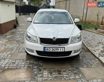 Белый Шкода Октавия, объемом двигателя 1.6 л и пробегом 290 тыс. км за 6300 $, фото 1 на Automoto.ua