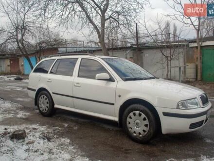 Білий Шкода Октавія, об'ємом двигуна 1.6 л та пробігом 287 тис. км за 5500 $, фото 1 на Automoto.ua