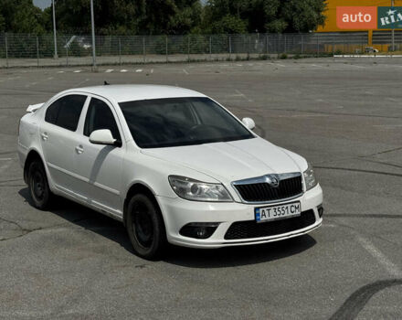 Белый Шкода Октавия, объемом двигателя 1.9 л и пробегом 230 тыс. км за 5300 $, фото 1 на Automoto.ua