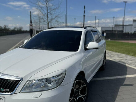 Шкода Октавия 2009 в Мукачеве на Automoto.ua Белый Шкода Октавия, объемом двигателя 2 л и пробегом 307 тыс. км за 10499 $, фото 1 на Automoto.ua