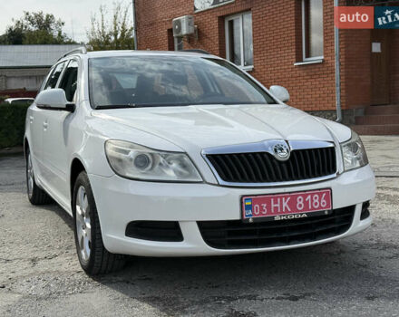Белый Шкода Октавия, объемом двигателя 1.4 л и пробегом 211 тыс. км за 7000 $, фото 1 на Automoto.ua