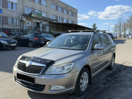 Шкода Октавия 2009 в Сумах на Automoto.ua Белый Шкода Октавия, объемом двигателя 1.4 л и пробегом 250 тыс. км за 6500 $, фото 1 на Automoto.ua