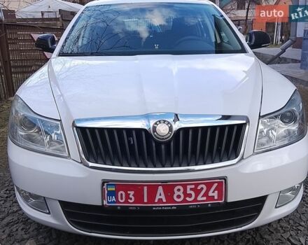 Белый Шкода Октавия, объемом двигателя 1.8 л и пробегом 217 тыс. км за 6600 $, фото 1 на Automoto.ua