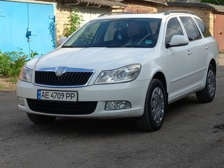 Білий Шкода Октавія, об'ємом двигуна 1.6 л та пробігом 245 тис. км за 6900 $, фото 1 на Automoto.ua