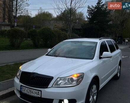 Белый Шкода Октавия, объемом двигателя 1.6 л и пробегом 240 тыс. км за 6900 $, фото 1 на Automoto.ua