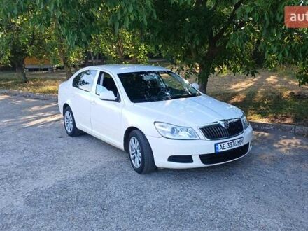 Білий Шкода Октавія, об'ємом двигуна 1.9 л та пробігом 300 тис. км за 6000 $, фото 1 на Automoto.ua