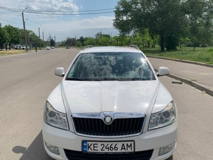 Белый Шкода Октавия, объемом двигателя 1.6 л и пробегом 251 тыс. км за 7800 $, фото 1 на Automoto.ua