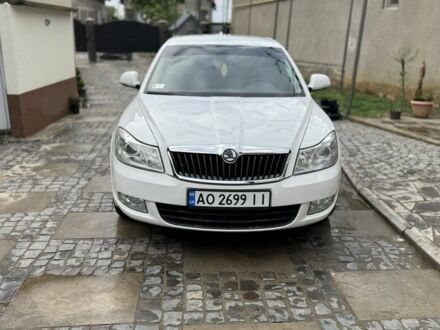 Белый Шкода Октавия, объемом двигателя 1.6 л и пробегом 290 тыс. км за 6400 $, фото 1 на Automoto.ua