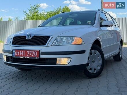 Белый Шкода Октавия, объемом двигателя 1.6 л и пробегом 221 тыс. км за 6850 $, фото 1 на Automoto.ua