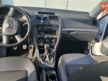 Шкода Октавия 2009 в Сарнах на Automoto.ua Белый Шкода Октавия, объемом двигателя 1.39 л и пробегом 255 тыс. км за 6450 $, фото 1 на Automoto.ua