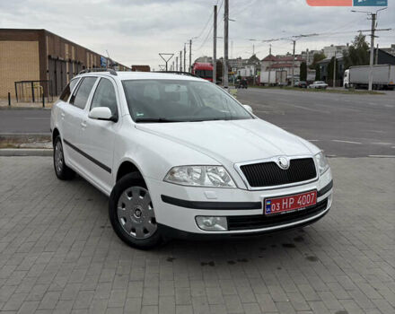 Білий Шкода Октавія, об'ємом двигуна 1.6 л та пробігом 235 тис. км за 6800 $, фото 1 на Automoto.ua