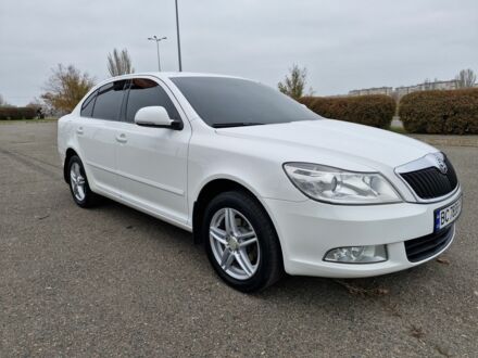 Белый Шкода Октавия, объемом двигателя 1.6 л и пробегом 200 тыс. км за 8300 $, фото 1 на Automoto.ua