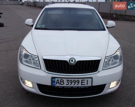 Белый Шкода Октавия, объемом двигателя 1.2 л и пробегом 260 тыс. км за 6999 $, фото 1 на Automoto.ua