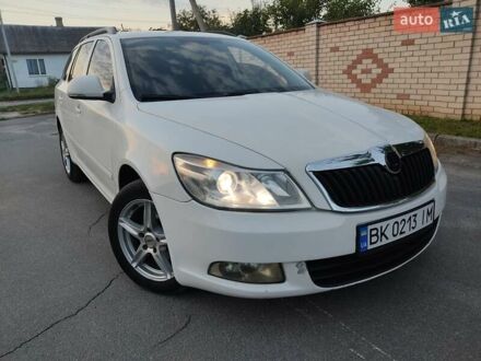 Белый Шкода Октавия, объемом двигателя 1.6 л и пробегом 357 тыс. км за 6400 $, фото 1 на Automoto.ua