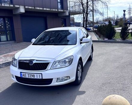 Белый Шкода Октавия, объемом двигателя 1.8 л и пробегом 186 тыс. км за 7390 $, фото 1 на Automoto.ua