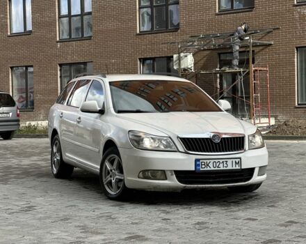 Шкода Октавія 2010 у Нетешине на Automoto.ua Білий Шкода Октавія, об'ємом двигуна 1.6 л та пробігом 357 тис. км за 5499 $, фото 1 на Automoto.ua