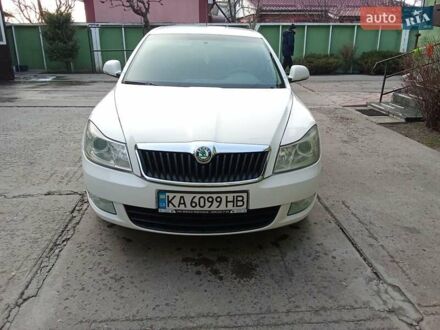 Шкода Октавия 2010 в Борисполе на Automoto.ua Белый Шкода Октавия, объемом двигателя 1.8 л и пробегом 228 тыс. км за 6900 $, фото 1 на Automoto.ua