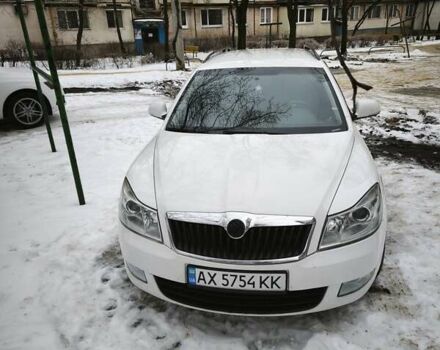 Белый Шкода Октавия, объемом двигателя 1.6 л и пробегом 256 тыс. км за 8300 $, фото 1 на Automoto.ua