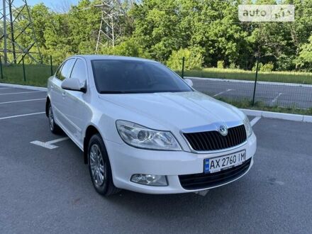 Шкода Октавія 2010 у Харкові на Automoto.ua Білий Шкода Октавія, об'ємом двигуна 1.6 л та пробігом 217 тис. км за 8199 $, фото 1 на Automoto.ua