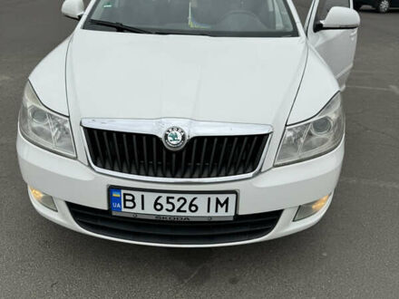 Белый Шкода Октавия, объемом двигателя 1.6 л и пробегом 230 тыс. км за 8800 $, фото 1 на Automoto.ua