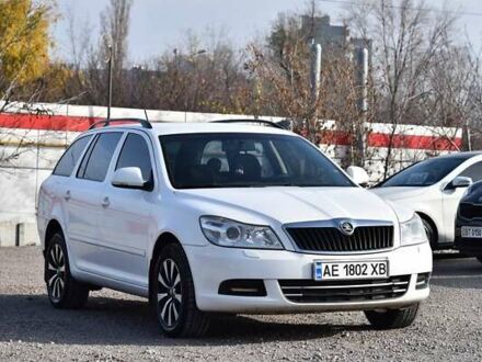 Білий Шкода Октавія, об'ємом двигуна 1.6 л та пробігом 259 тис. км за 7200 $, фото 1 на Automoto.ua