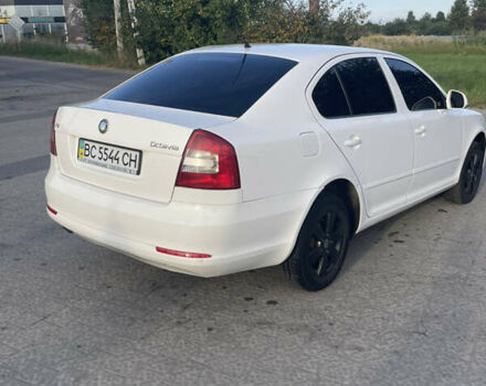 Білий Шкода Октавія, об'ємом двигуна 1.8 л та пробігом 229 тис. км за 8400 $, фото 1 на Automoto.ua
