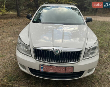 Белый Шкода Октавия, объемом двигателя 1.6 л и пробегом 263 тыс. км за 6800 $, фото 1 на Automoto.ua