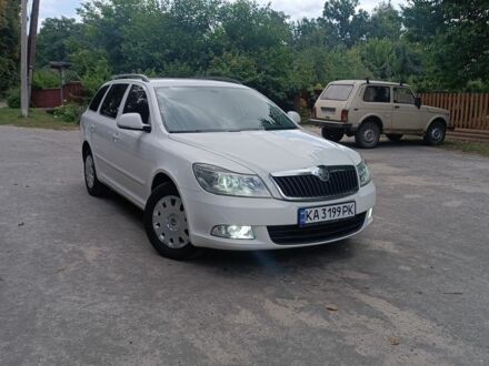 Білий Шкода Октавія, об'ємом двигуна 1.6 л та пробігом 326 тис. км за 7050 $, фото 1 на Automoto.ua