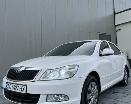 Белый Шкода Октавия, объемом двигателя 1.6 л и пробегом 247 тыс. км за 6999 $, фото 1 на Automoto.ua