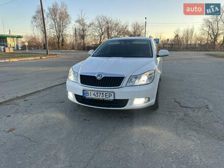 Шкода Октавия 2010 в Лубнах на Automoto.ua Белый Шкода Октавия, объемом двигателя 1.6 л и пробегом 320 тыс. км за 7200 $, фото 1 на Automoto.ua