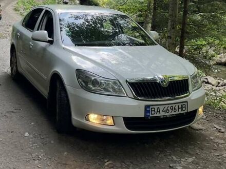 Шкода Октавия 2010 в Кропивницком (Кировограде) на Automoto.ua Белый Шкода Октавия, объемом двигателя 1.9 л и пробегом 220 тыс. км за 7300 $, фото 1 на Automoto.ua