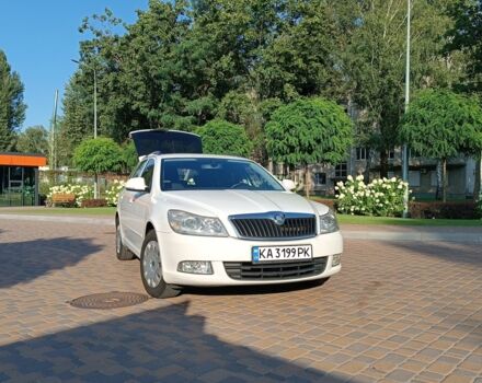Белый Шкода Октавия, объемом двигателя 1.6 л и пробегом 323 тыс. км за 8500 $, фото 1 на Automoto.ua