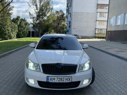 Білий Шкода Октавія, об'ємом двигуна 1.8 л та пробігом 230 тис. км за 8500 $, фото 1 на Automoto.ua