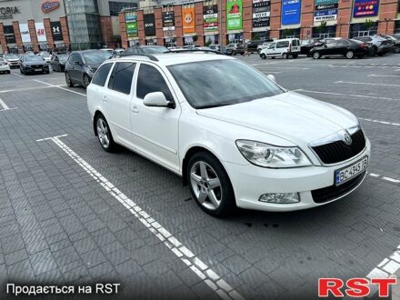Белый Шкода Октавия, объемом двигателя 1.6 л и пробегом 320 тыс. км за 6200 $, фото 1 на Automoto.ua