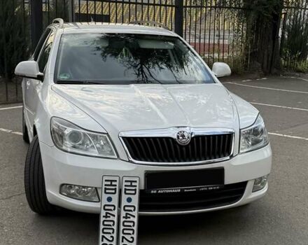 Білий Шкода Октавія, об'ємом двигуна 1.6 л та пробігом 195 тис. км за 9000 $, фото 1 на Automoto.ua