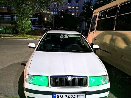 Шкода Октавія 2010 у Києві на Automoto.ua Білий Шкода Октавія, об'ємом двигуна 1.6 л та пробігом 300 тис. км за 4000 $, фото 1 на Automoto.ua