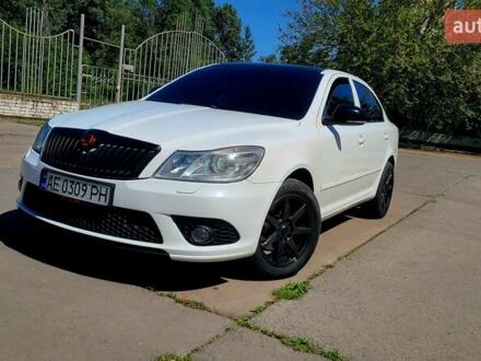 Шкода Октавия 2010 в Днепре (Днепропетровске) на Automoto.ua Белый Шкода Октавия, объемом двигателя 1.8 л и пробегом 216 тыс. км за 6500 $, фото 1 на Automoto.ua