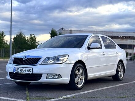 Шкода Октавия 2010 в Кривом Роге на Automoto.ua Белый Шкода Октавия, объемом двигателя 1.6 л и пробегом 270 тыс. км за 8300 $, фото 1 на Automoto.ua