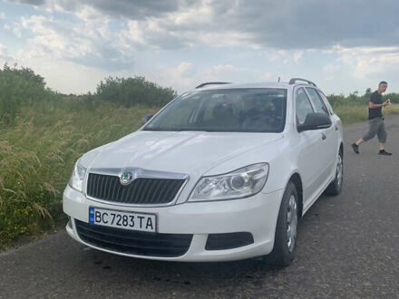 Белый Шкода Октавия, объемом двигателя 1.4 л и пробегом 230 тыс. км за 6200 $, фото 1 на Automoto.ua