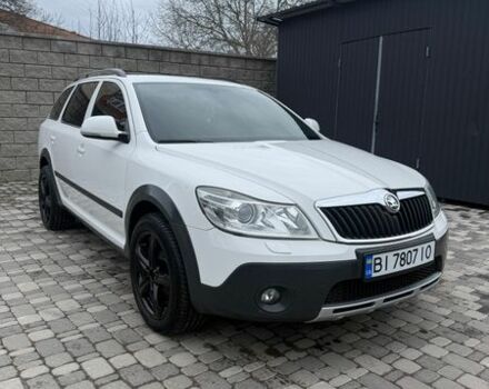 Белый Шкода Октавия, объемом двигателя 1.8 л и пробегом 205 тыс. км за 10750 $, фото 1 на Automoto.ua