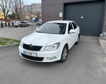 Белый Шкода Октавия, объемом двигателя 1.8 л и пробегом 186 тыс. км за 7390 $, фото 1 на Automoto.ua