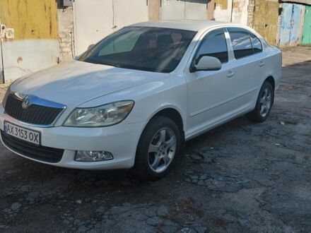 Шкода Октавія 2010 у Харкові на Automoto.ua Білий Шкода Октавія, об'ємом двигуна 1.6 л та пробігом 2 тис. км за 6700 $, фото 1 на Automoto.ua