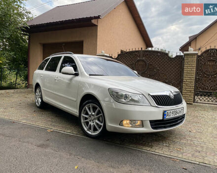 Білий Шкода Октавія, об'ємом двигуна 2 л та пробігом 355 тис. км за 8400 $, фото 1 на Automoto.ua