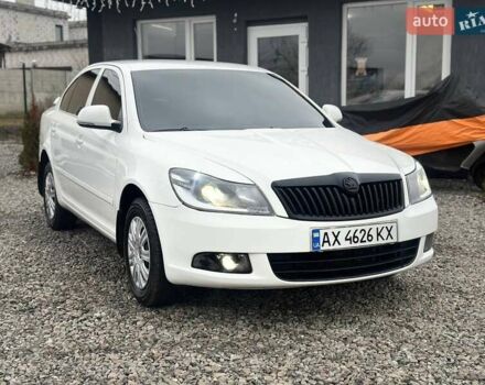 Белый Шкода Октавия, объемом двигателя 1.8 л и пробегом 218 тыс. км за 7200 $, фото 1 на Automoto.ua
