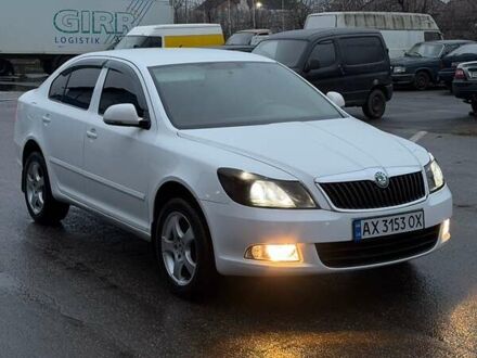 Білий Шкода Октавія, об'ємом двигуна 1.6 л та пробігом 251 тис. км за 5999 $, фото 1 на Automoto.ua