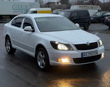 Білий Шкода Октавія, об'ємом двигуна 1.6 л та пробігом 251 тис. км за 5999 $, фото 1 на Automoto.ua