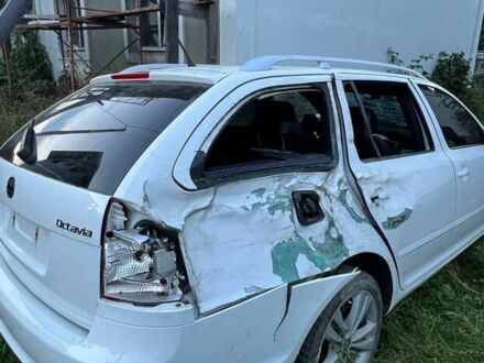 Белый Шкода Октавия, объемом двигателя 2 л и пробегом 280 тыс. км за 2500 $, фото 1 на Automoto.ua