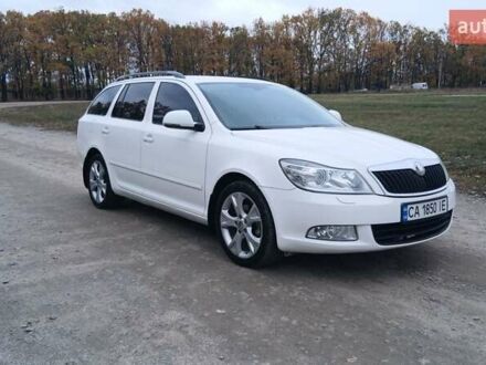 Белый Шкода Октавия, объемом двигателя 1.6 л и пробегом 258 тыс. км за 7900 $, фото 1 на Automoto.ua
